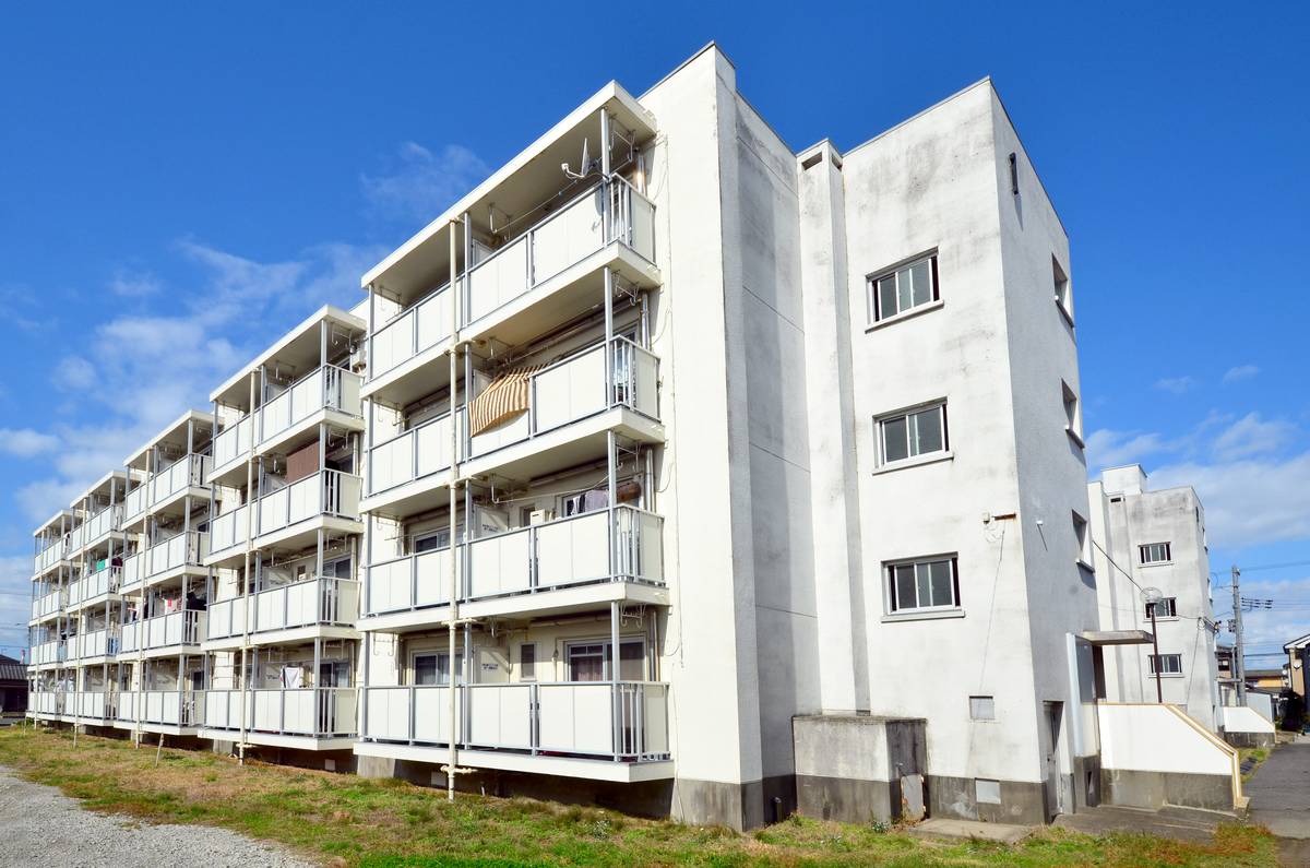 東区ビレッジハウス寺山の建物外観