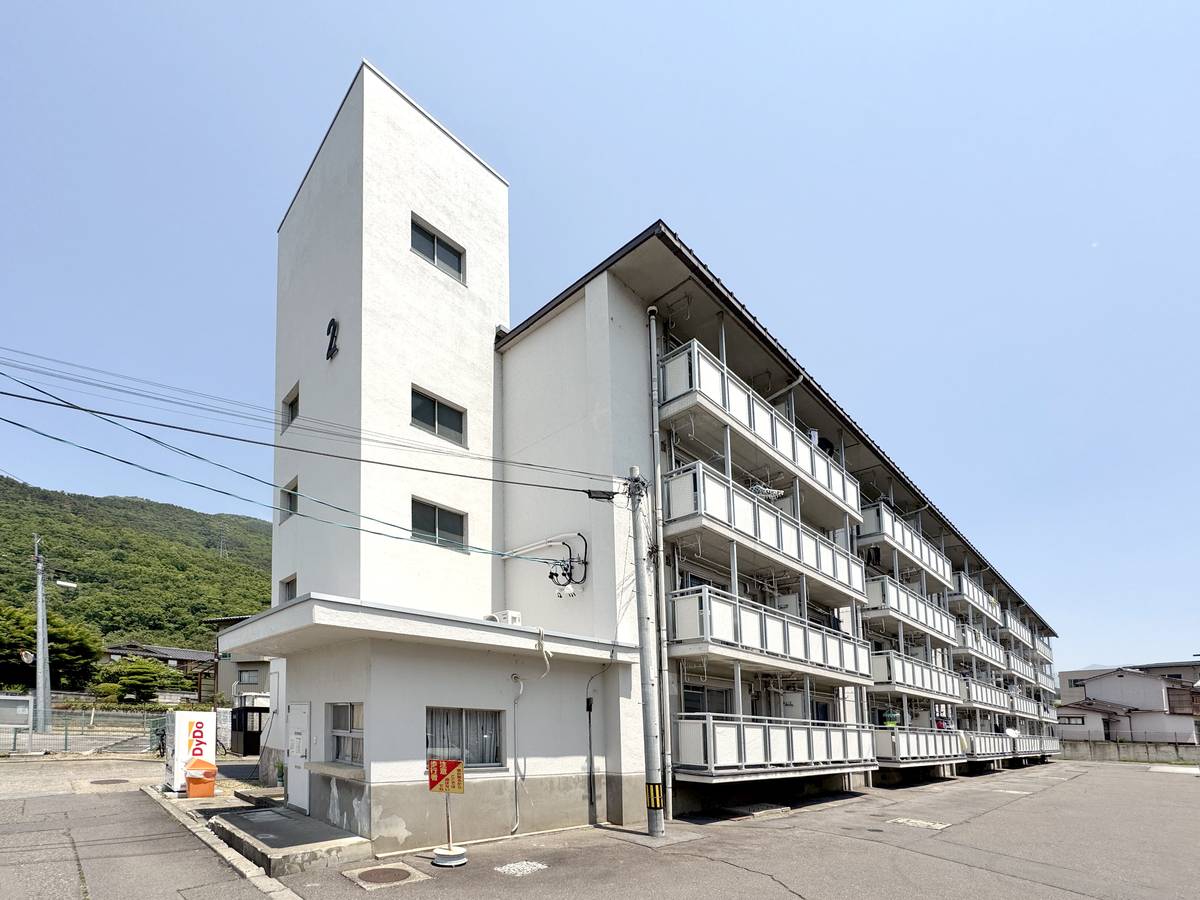 上田市ビレッジハウス上田の建物外観