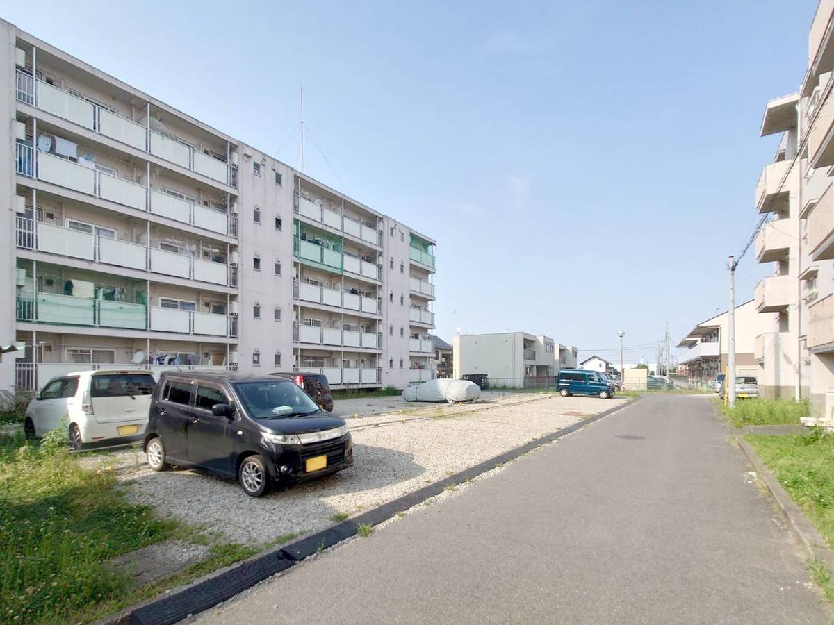 Parking lot of Village House Juurokken Dai 2 in Kumagaya-shi