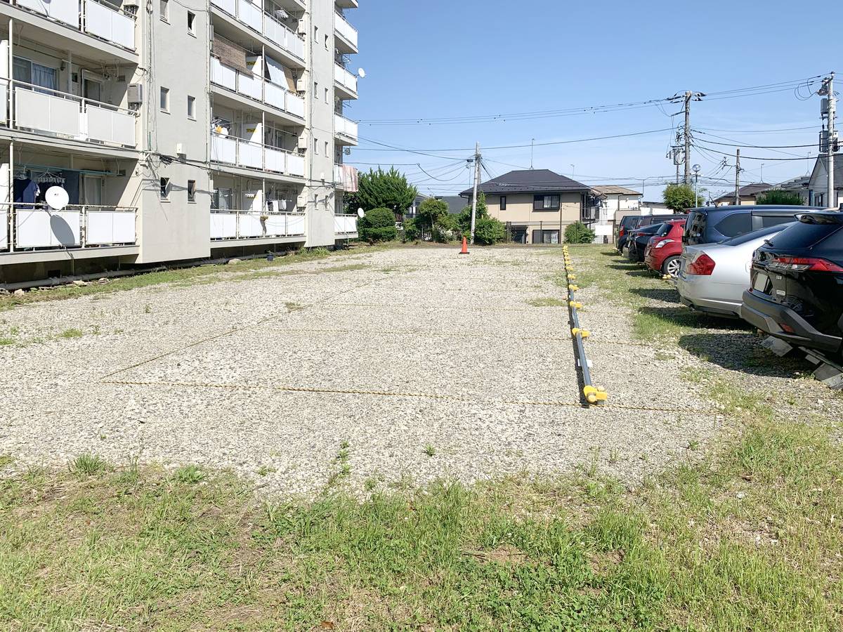 秦野市ビレッジハウス戸川の駐車場