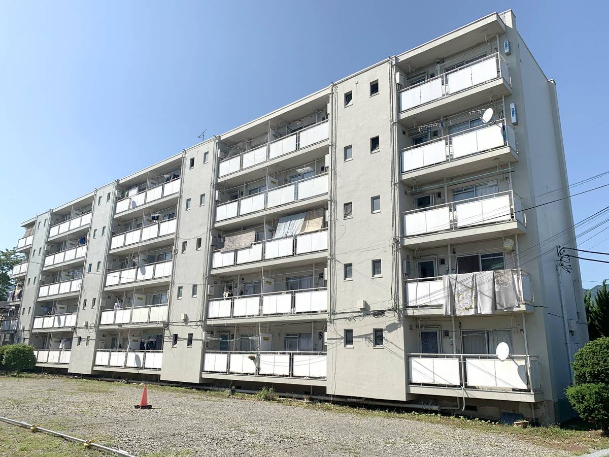 秦野市ビレッジハウス戸川の建物外観