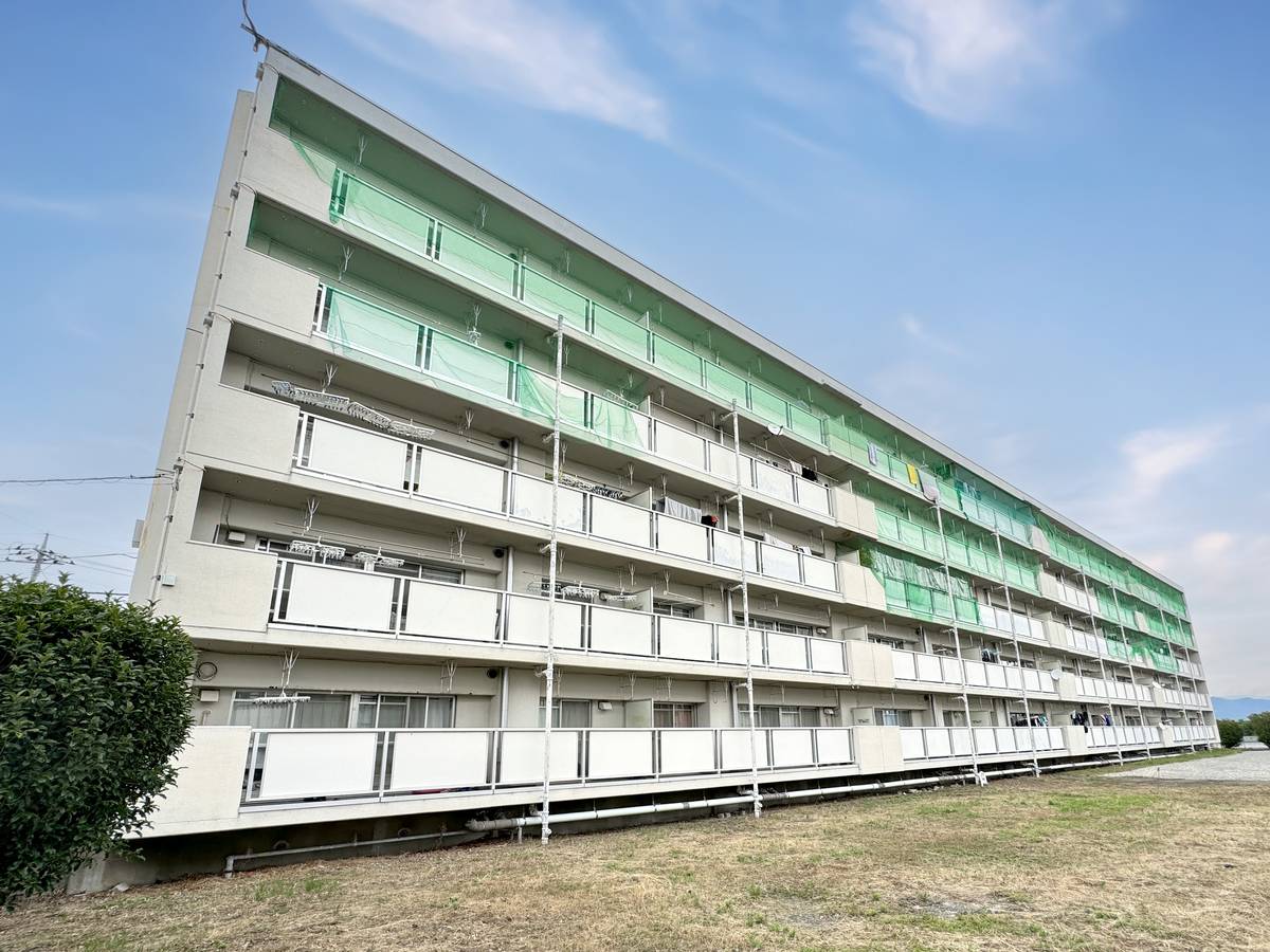 南アルプス市ビレッジハウス八田の建物外観