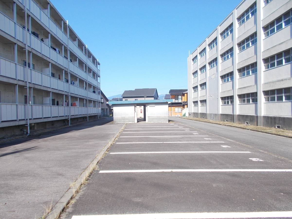 Parking lot of Village House Mizuhashi in Toyama-shi