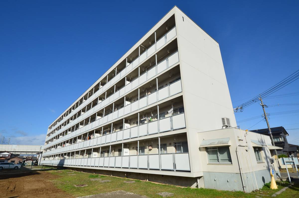 小松市ビレッジハウス小松第二の建物外観