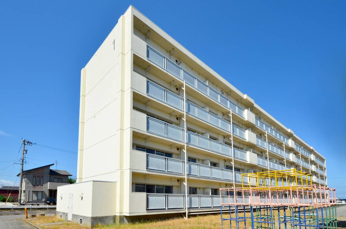 氷見市ビレッジハウス柳田第二の建物外観