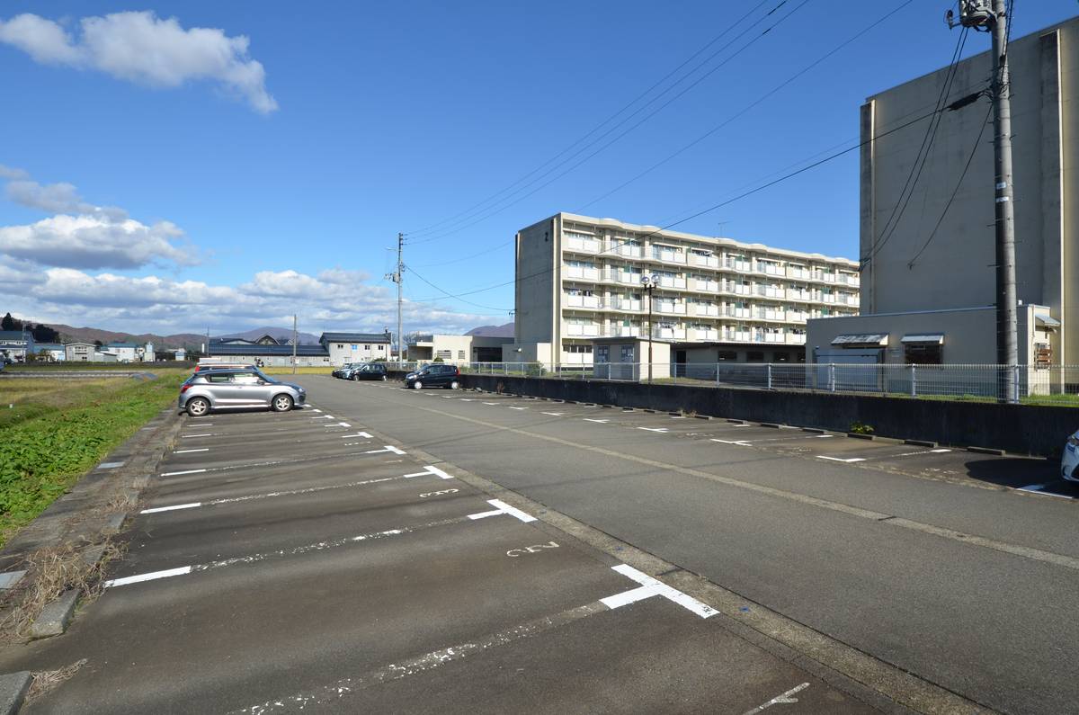 魚沼市ビレッジハウス小出の駐車場