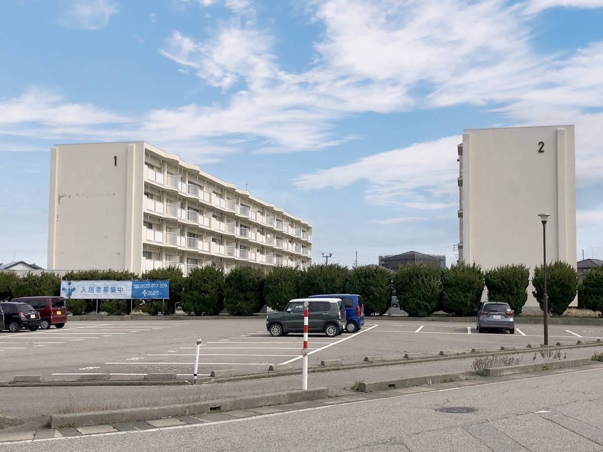 村上市ビレッジハウス村上の駐車場