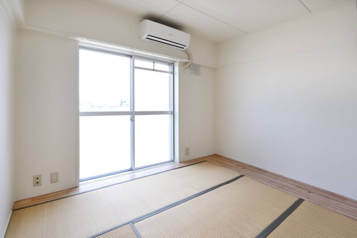 Living Room in Village House Aino in Aomori-shi