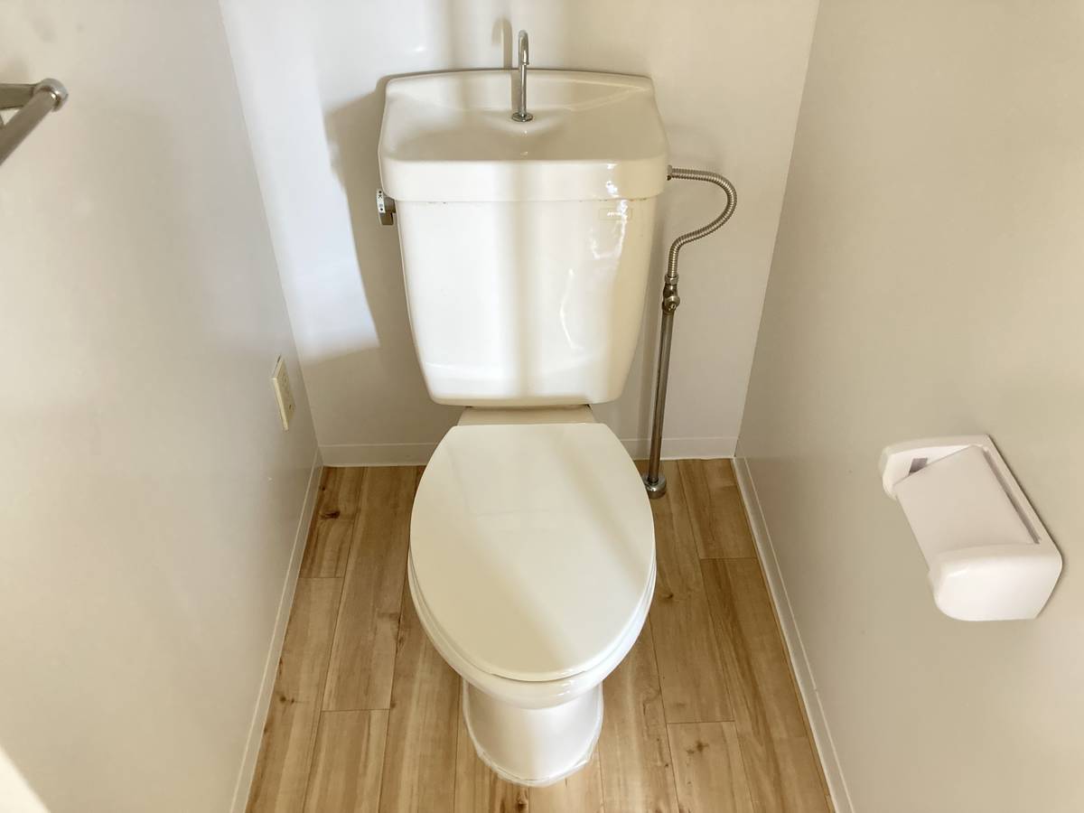 Toilet in Village House Kushizaki in Matsudo-shi