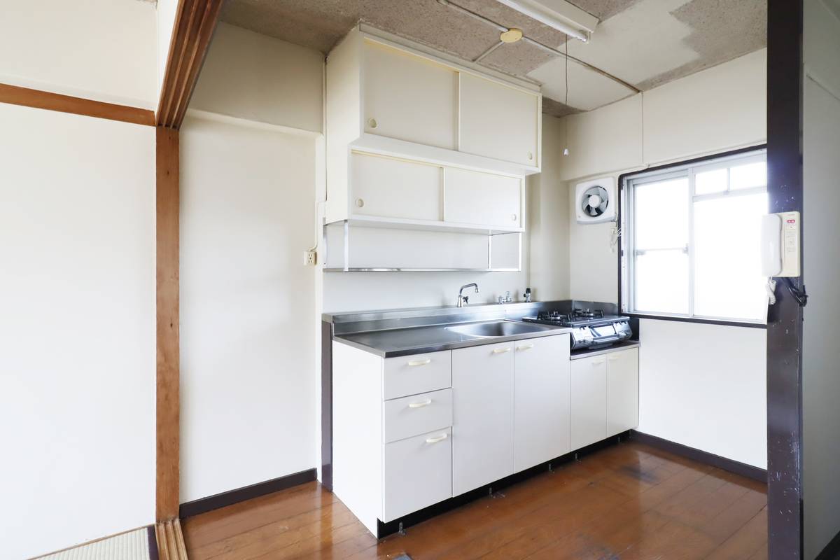 Khu vực bếp của Village House Futawa ở Funabashi-shi