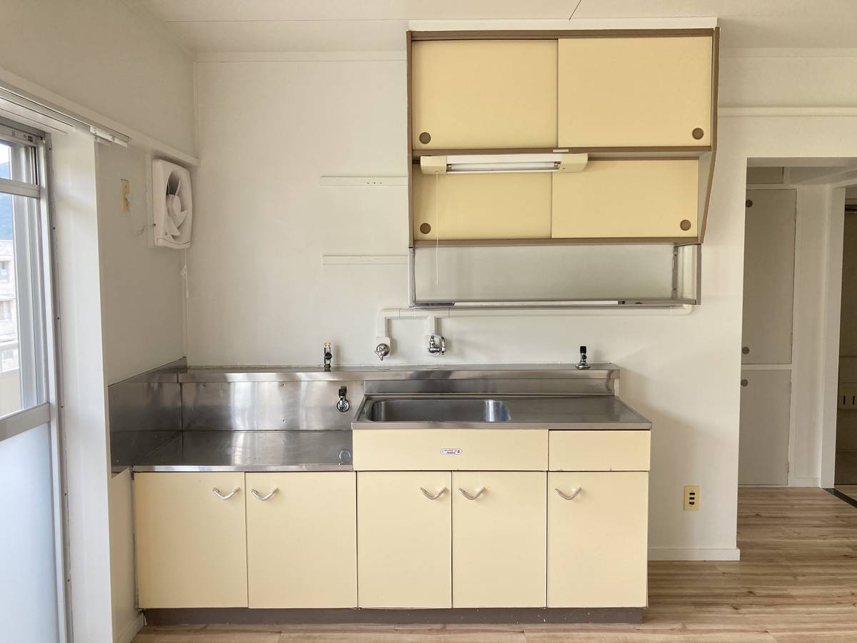 Kitchen in Village House Maruko in Ueda-shi