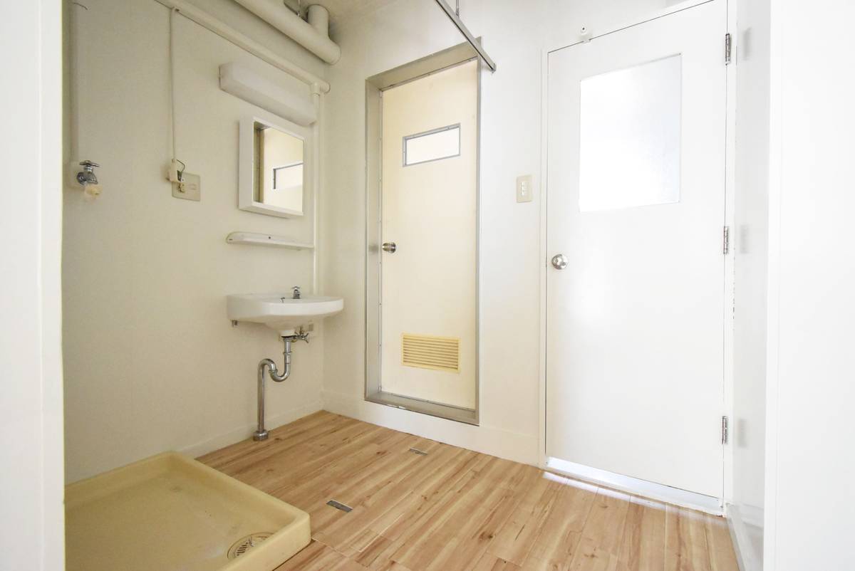 Powder Room in Village House Tamaho Narushima in Chuo-shi