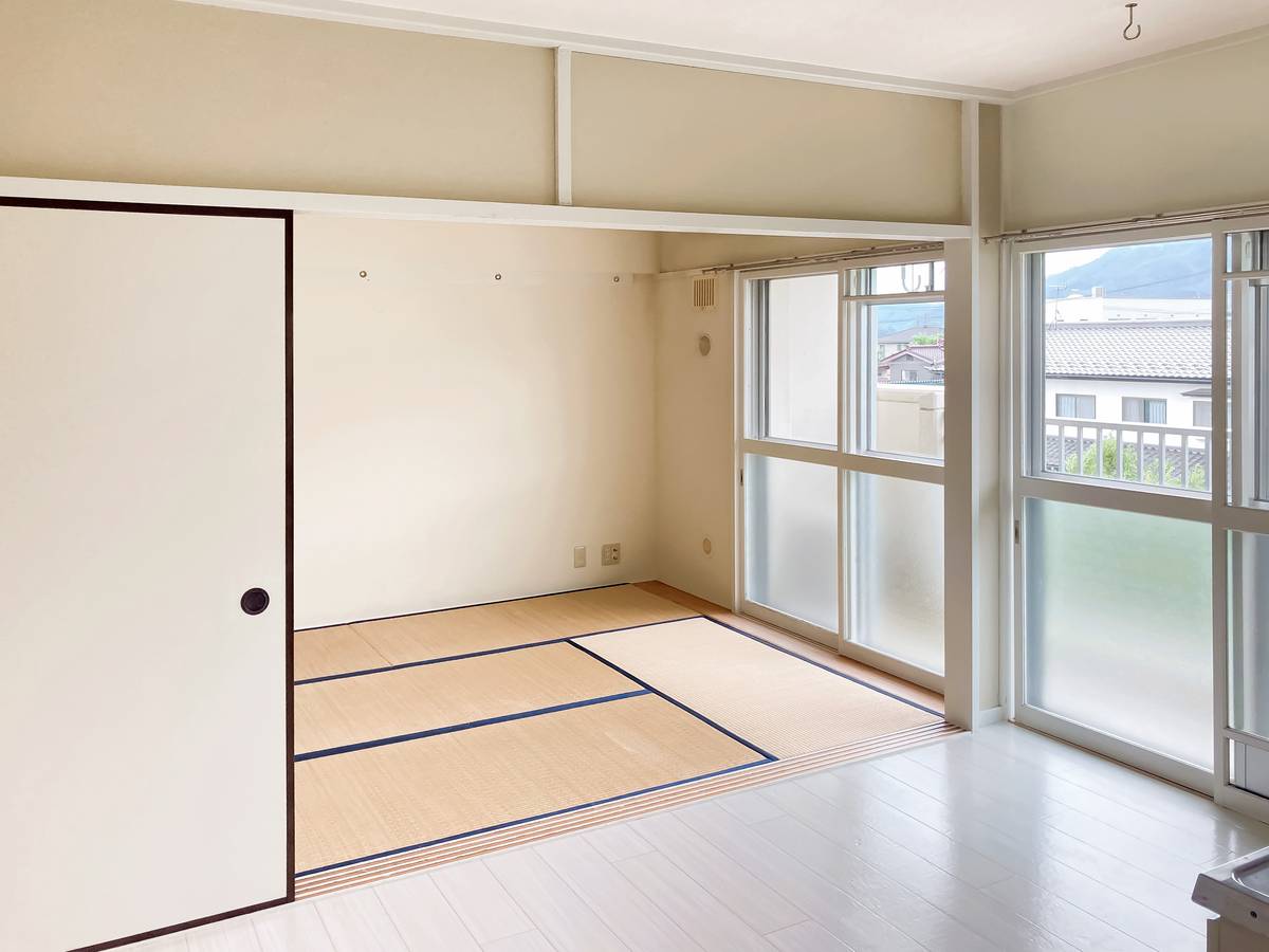 Living Room in Village House Yawata in Chikuma-shi