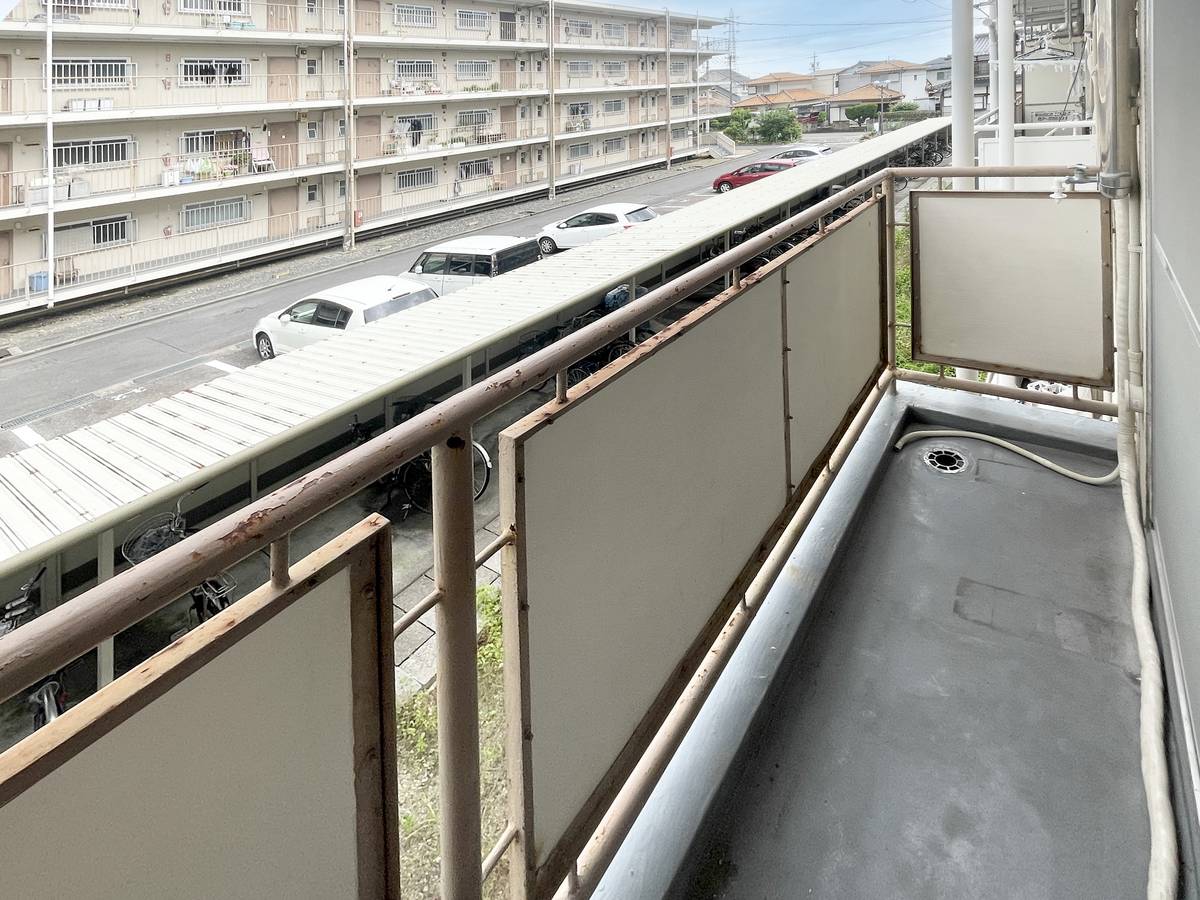 Balcony in Village House Yamakita in Komaki-shi