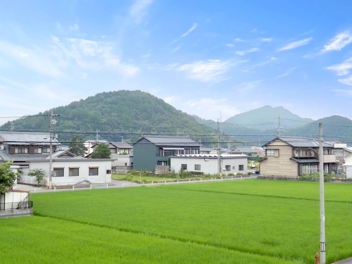 Tầm nhìn từ Village House Takatomi ở Yamagata-shi