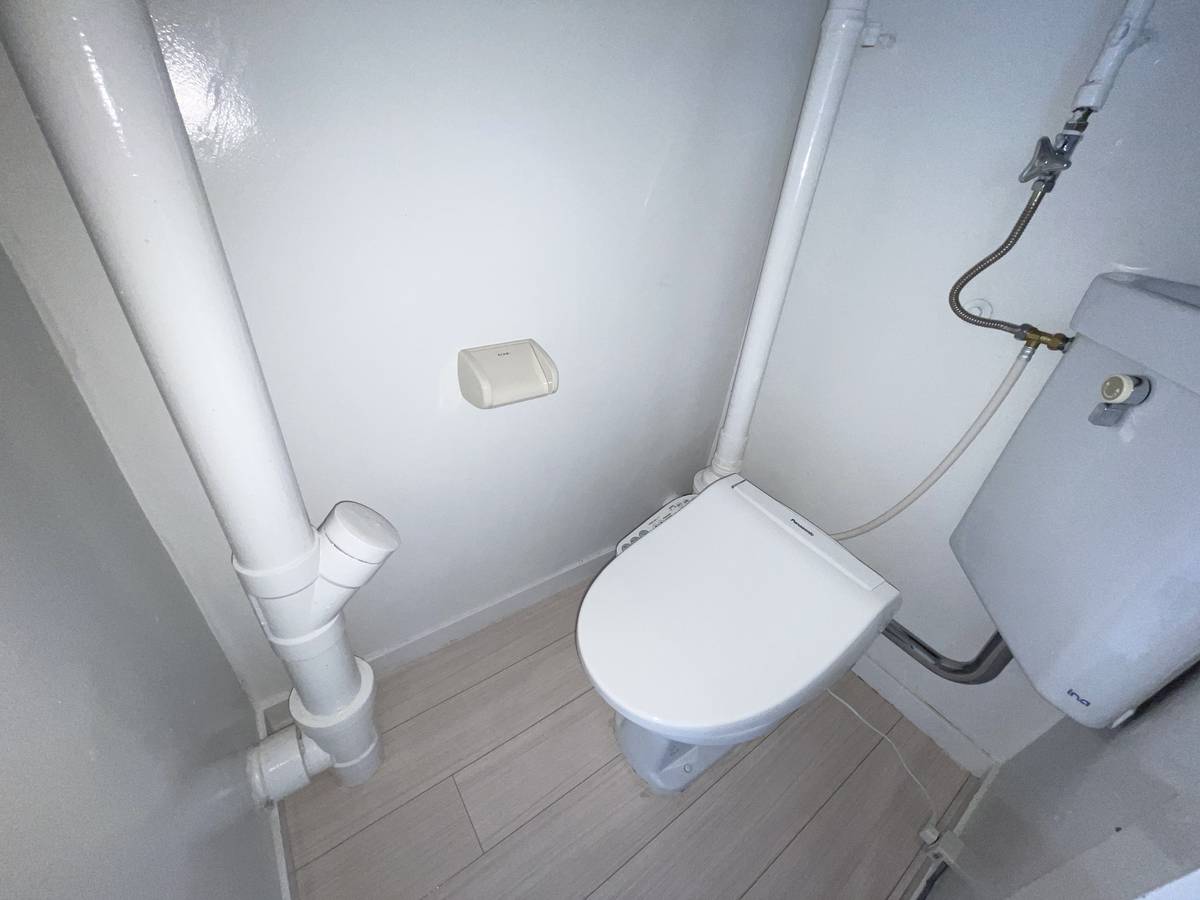 Toilet in Village House Nishi Hagiwara in Ichinomiya-shi