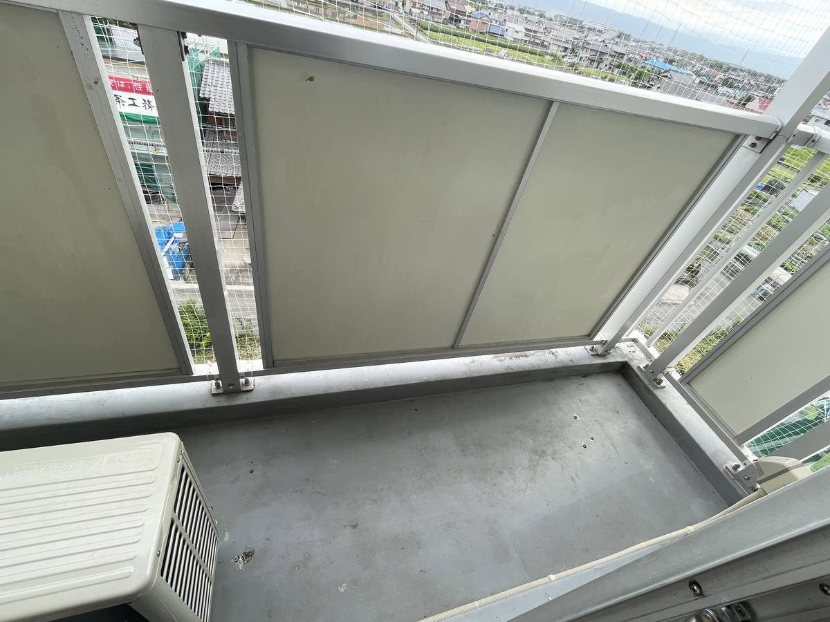 Balcony in Village House Nishi Hagiwara in Ichinomiya-shi