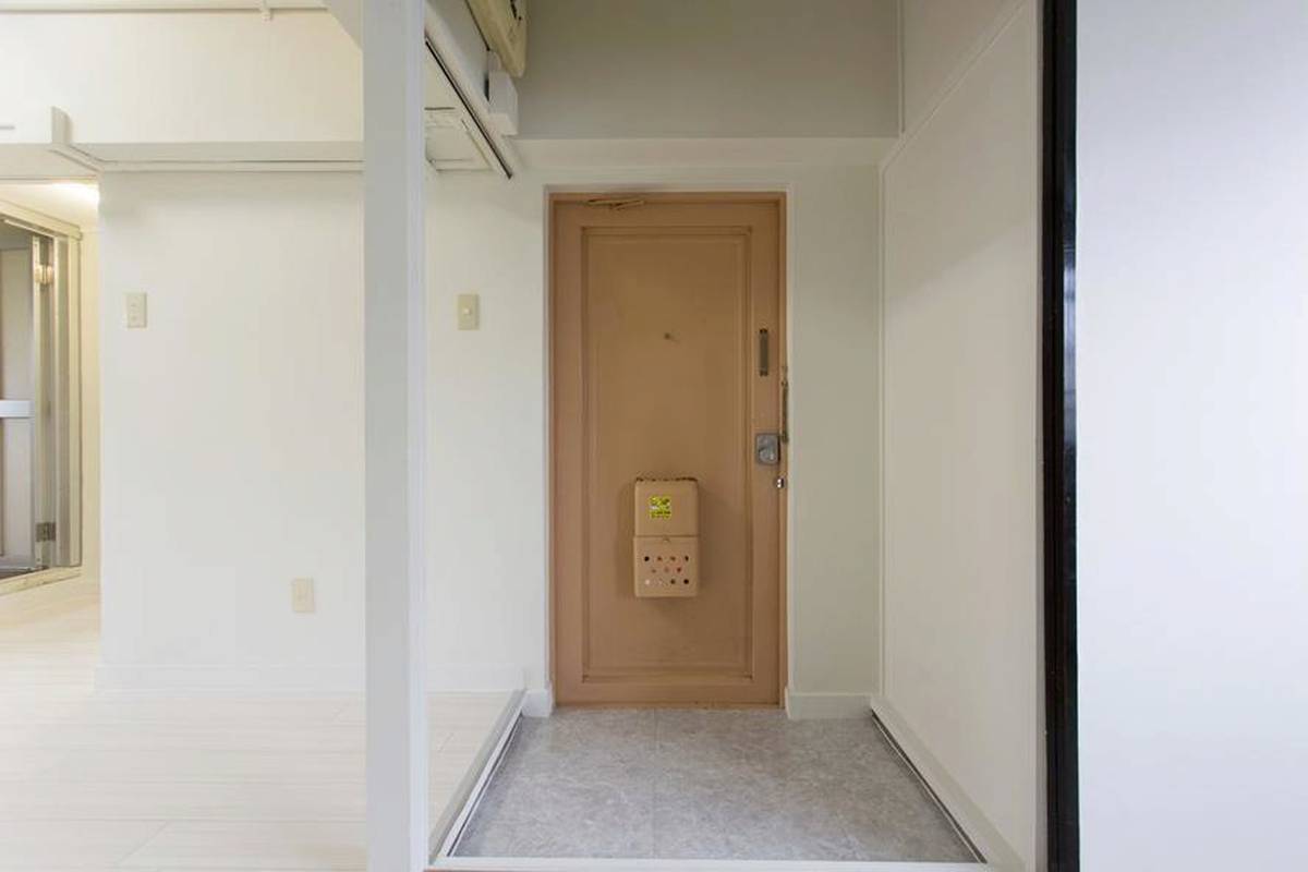 Apartment Entrance in Village House Inami in Nanto-shi