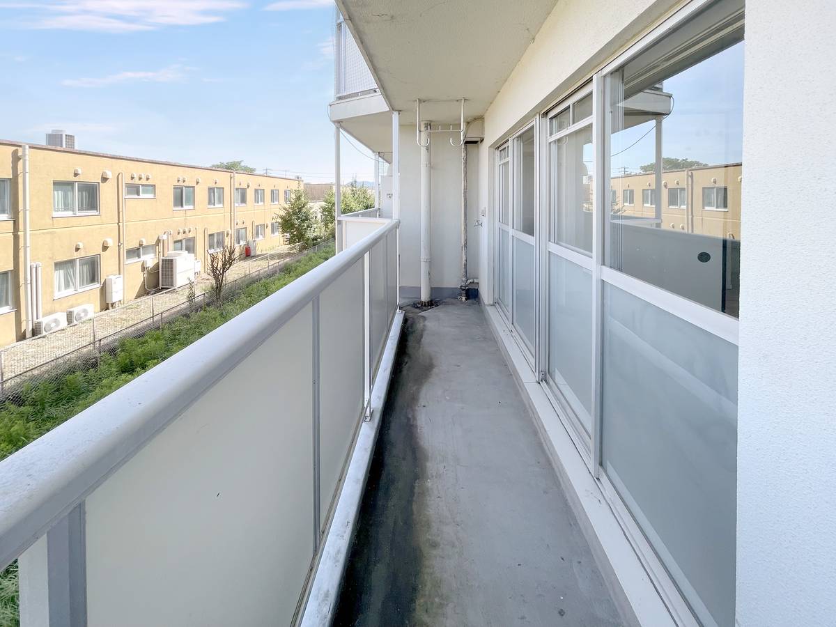 Balcony in Village House Imura in Matsusaka-shi