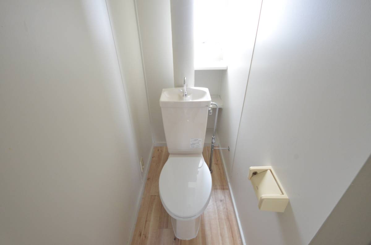 Toilet in Village House Tsubame in Tsubame-shi