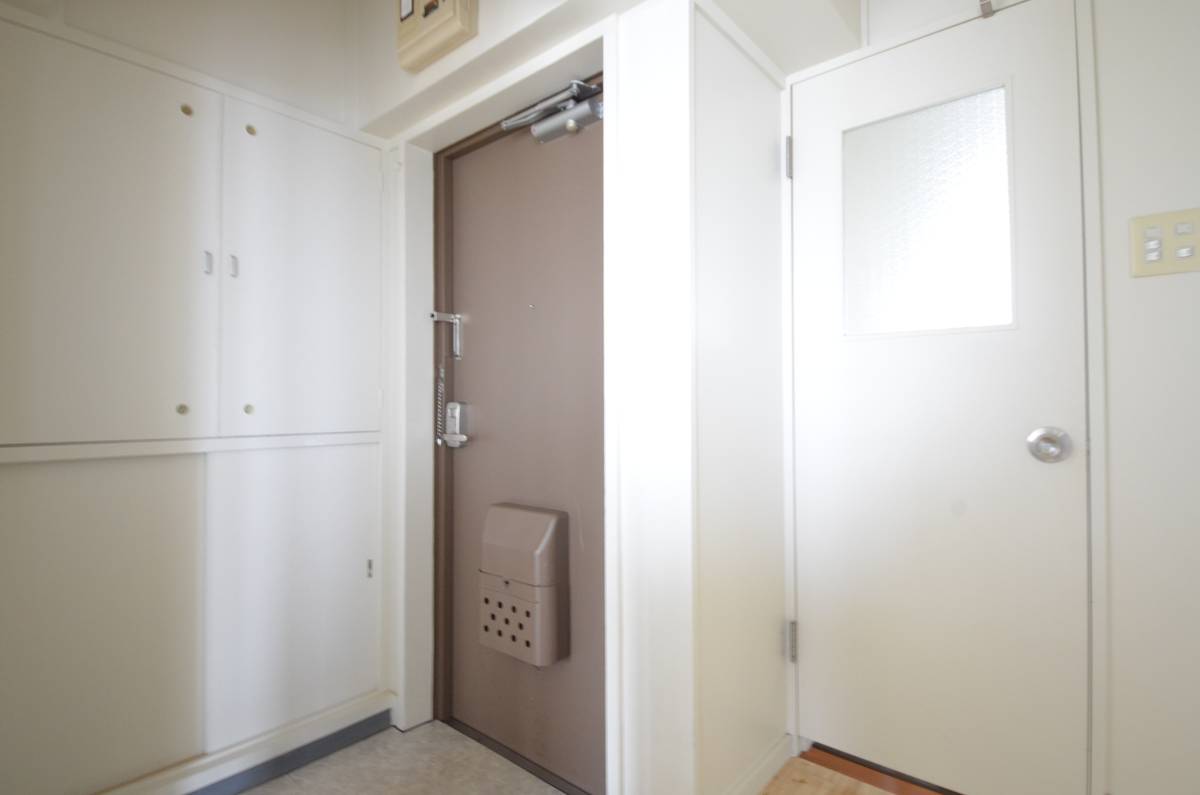 Apartment Entrance in Village House Tsubame in Tsubame-shi