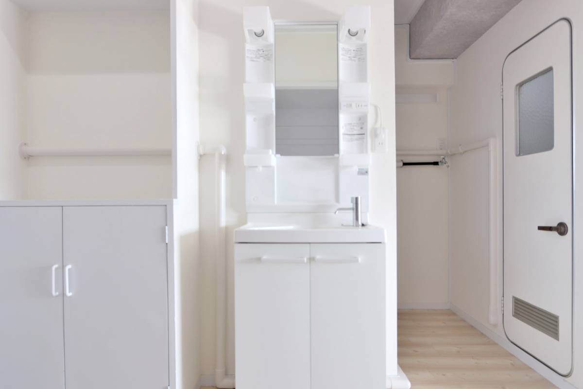 Powder Room in Village House Minami Shimizu Tower in Amagasaki-shi