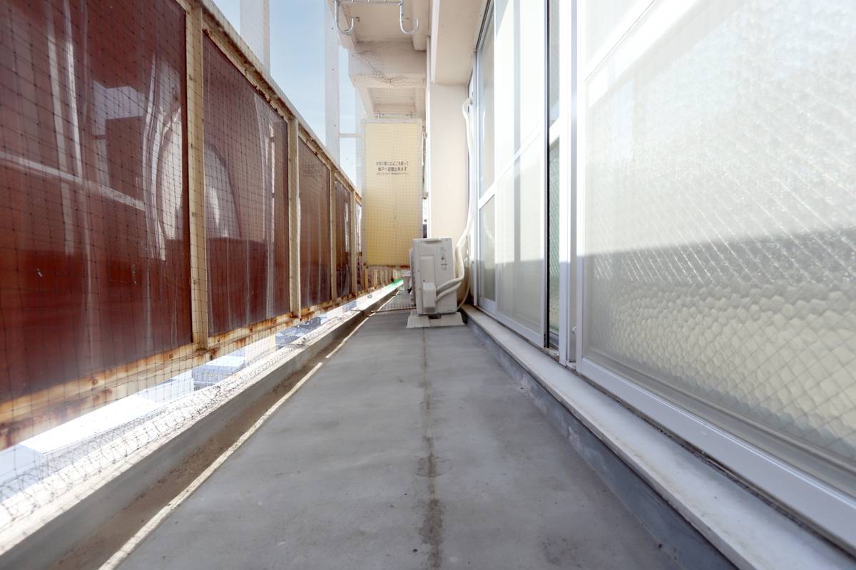 Balcony in Village House Minami Shimizu Tower in Amagasaki-shi