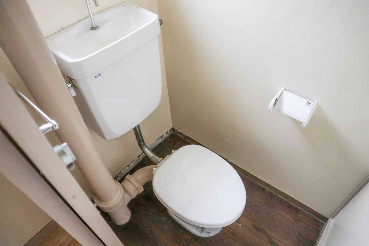 Toilet in Village House Miwasaki in Shingu-shi