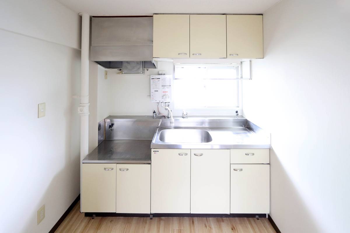 Kitchen in Village House Ekiya in Fukuyama-shi