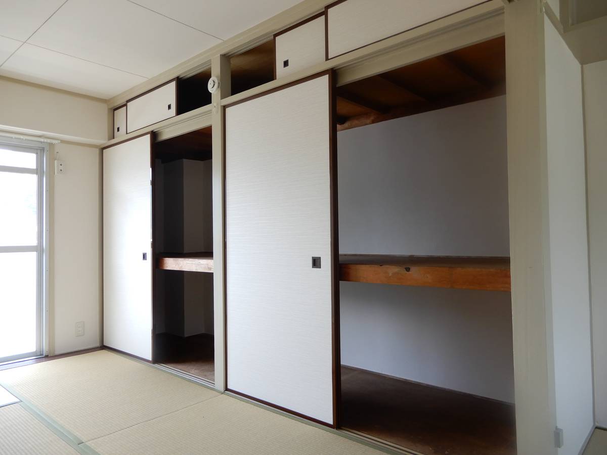 Storage Space in Village House Agenogi in Matsue-shi