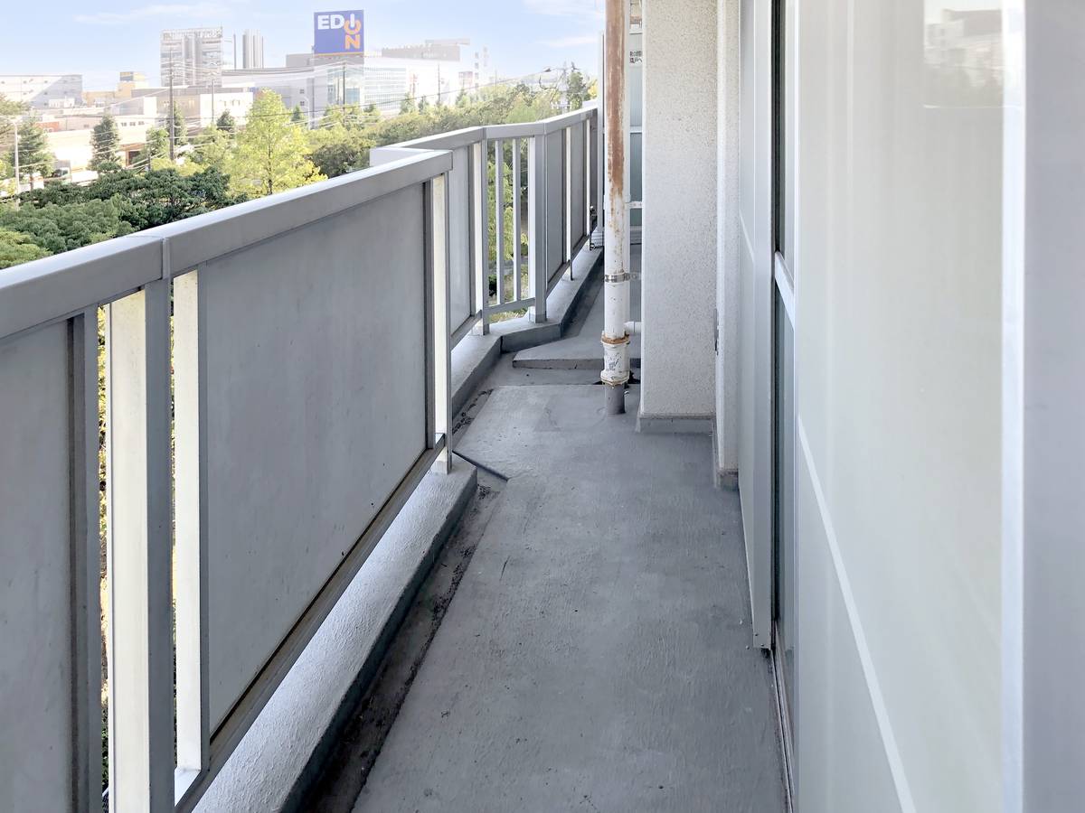 Balcony in Village House Hiroshima Kusatsu in Nishi-ku